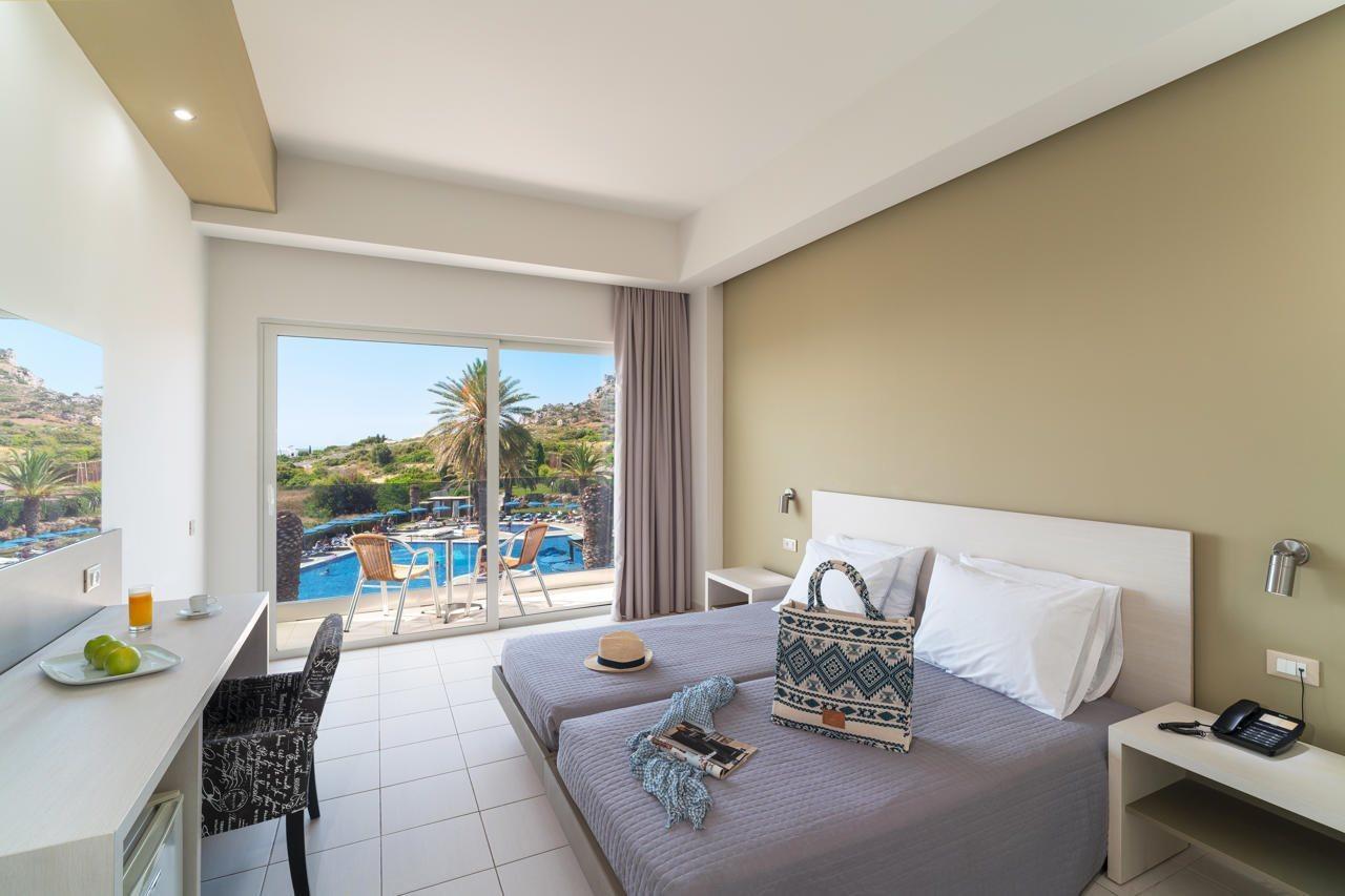Cathrin Resort 4*